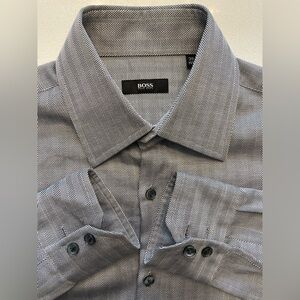 Hugo Boss - all cotton Herringbone pattern dress shirt Size 39 (15.5”neck)